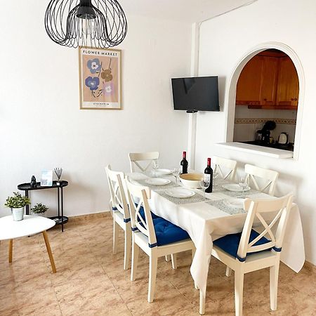 P.S. Apartment Torrevieja Buitenkant foto
